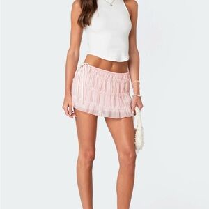 Edikted Abrielle Tiered Chiffon Mini Skirt – Pink
